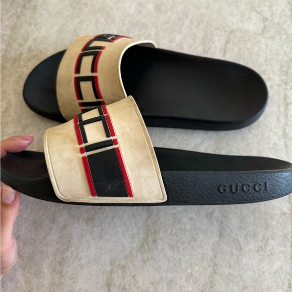 Gucci Men’s Slide Sandal - Picture 4 of 4